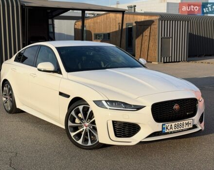 Белый Ягуар XE, объемом двигателя 2 л и пробегом 9 тыс. км за 26700 $, фото 1 на Automoto.ua