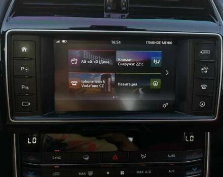 Черный Ягуар XE, объемом двигателя 2 л и пробегом 117 тыс. км за 16500 $, фото 11 на Automoto.ua