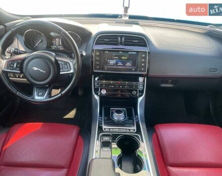 Черный Ягуар XE, объемом двигателя 2 л и пробегом 117 тыс. км за 16500 $, фото 28 на Automoto.ua