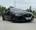 Черный Ягуар XE, объемом двигателя 2 л и пробегом 140 тыс. км за 13300 $, фото 1 на Automoto.ua