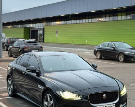 Черный Ягуар XE, объемом двигателя 2 л и пробегом 185 тыс. км за 14000 $, фото 1 на Automoto.ua