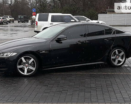 Чорний Ягуар XE, об'ємом двигуна 2 л та пробігом 72 тис. км за 22000 $, фото 2 на Automoto.ua