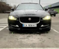 Черный Ягуар XE, объемом двигателя 2 л и пробегом 185 тыс. км за 14000 $, фото 2 на Automoto.ua