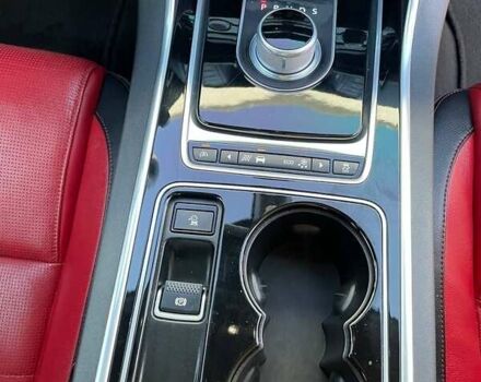 Черный Ягуар XE, объемом двигателя 2 л и пробегом 117 тыс. км за 16500 $, фото 15 на Automoto.ua