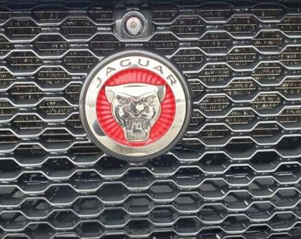 Черный Ягуар XE, объемом двигателя 2 л и пробегом 117 тыс. км за 16500 $, фото 1 на Automoto.ua