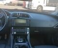 Черный Ягуар XE, объемом двигателя 2 л и пробегом 130 тыс. км за 15000 $, фото 12 на Automoto.ua