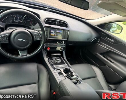 Чорний Ягуар XE, об'ємом двигуна 2 л та пробігом 133 тис. км за 17999 $, фото 3 на Automoto.ua
