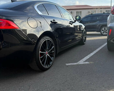 Черный Ягуар XE, объемом двигателя 2 л и пробегом 133 тыс. км за 18400 $, фото 2 на Automoto.ua