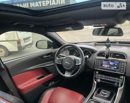 Чорний Ягуар XE, об'ємом двигуна 3 л та пробігом 35 тис. км за 23500 $, фото 40 на Automoto.ua