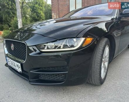 Черный Ягуар XE, объемом двигателя 2 л и пробегом 90 тыс. км за 18100 $, фото 2 на Automoto.ua