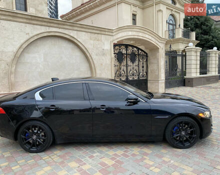 Черный Ягуар XE, объемом двигателя 2 л и пробегом 113 тыс. км за 11999 $, фото 7 на Automoto.ua