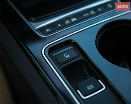 Черный Ягуар XE, объемом двигателя 2 л и пробегом 128 тыс. км за 16500 $, фото 20 на Automoto.ua