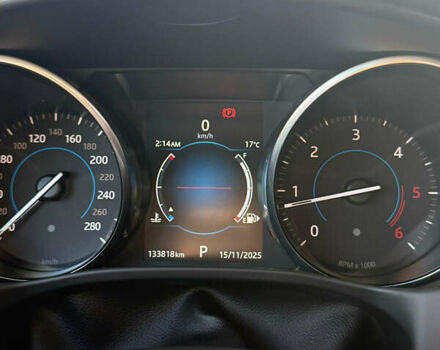 Черный Ягуар XE, объемом двигателя 2 л и пробегом 133 тыс. км за 18400 $, фото 9 на Automoto.ua