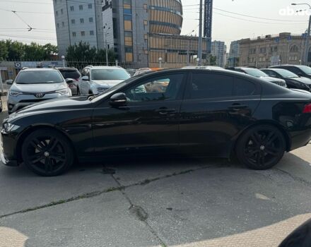 Черный Ягуар XE, объемом двигателя 3 л и пробегом 73 тыс. км за 17990 $, фото 7 на Automoto.ua