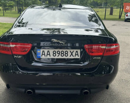 Черный Ягуар XE, объемом двигателя 2 л и пробегом 124 тыс. км за 13900 $, фото 3 на Automoto.ua