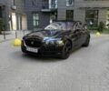 Черный Ягуар XE, объемом двигателя 2 л и пробегом 140 тыс. км за 11500 $, фото 1 на Automoto.ua