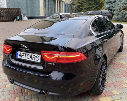 Черный Ягуар XE, объемом двигателя 2 л и пробегом 113 тыс. км за 11999 $, фото 8 на Automoto.ua