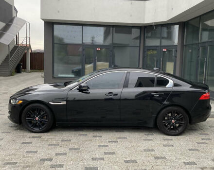 Черный Ягуар XE, объемом двигателя 2 л и пробегом 141 тыс. км за 14800 $, фото 2 на Automoto.ua