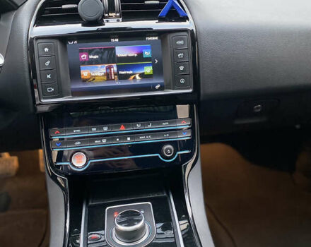 Черный Ягуар XE, объемом двигателя 2 л и пробегом 113 тыс. км за 11999 $, фото 21 на Automoto.ua