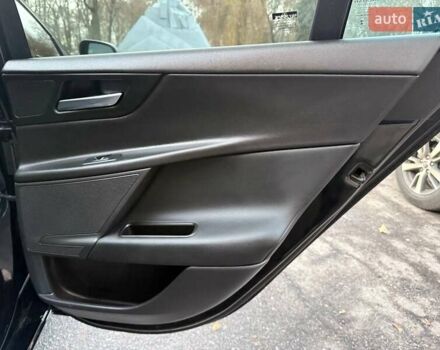 Черный Ягуар XE, объемом двигателя 2 л и пробегом 134 тыс. км за 14900 $, фото 32 на Automoto.ua