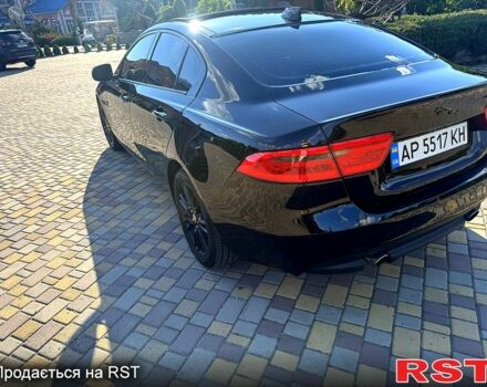 Черный Ягуар XE, объемом двигателя 2 л и пробегом 130 тыс. км за 17999 $, фото 6 на Automoto.ua