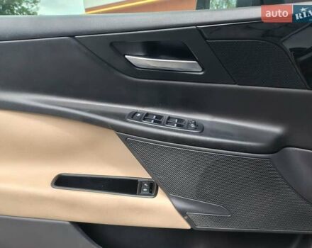 Черный Ягуар XE, объемом двигателя 2 л и пробегом 251 тыс. км за 9800 $, фото 13 на Automoto.ua