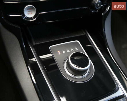 Чорний Ягуар XE, об'ємом двигуна 2 л та пробігом 104 тис. км за 15500 $, фото 20 на Automoto.ua