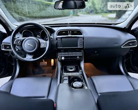 Черный Ягуар XE, объемом двигателя 2 л и пробегом 100 тыс. км за 15500 $, фото 19 на Automoto.ua
