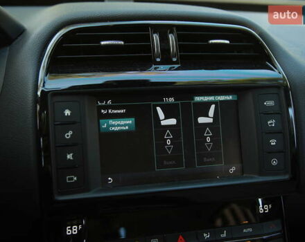 Черный Ягуар XE, объемом двигателя 2 л и пробегом 128 тыс. км за 16500 $, фото 16 на Automoto.ua