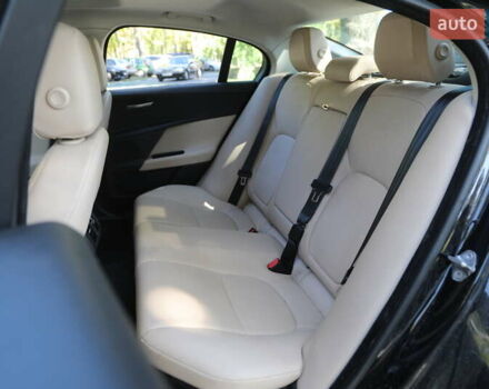 Черный Ягуар XE, объемом двигателя 2 л и пробегом 128 тыс. км за 16500 $, фото 7 на Automoto.ua