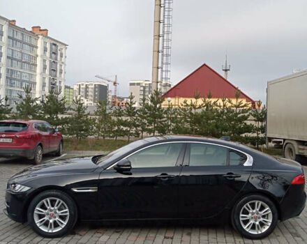 Черный Ягуар XE, объемом двигателя 2 л и пробегом 15 тыс. км за 17300 $, фото 1 на Automoto.ua