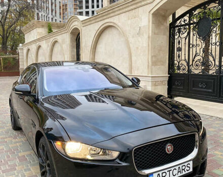 Черный Ягуар XE, объемом двигателя 2 л и пробегом 113 тыс. км за 11999 $, фото 3 на Automoto.ua