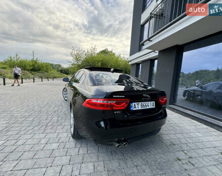 Черный Ягуар XE, объемом двигателя 2 л и пробегом 203 тыс. км за 16500 $, фото 3 на Automoto.ua