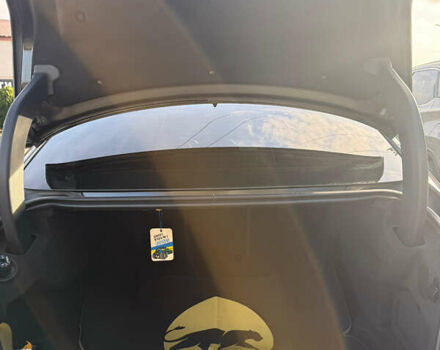 Черный Ягуар XE, объемом двигателя 2 л и пробегом 133 тыс. км за 18400 $, фото 8 на Automoto.ua