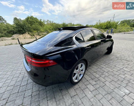 Черный Ягуар XE, объемом двигателя 2 л и пробегом 203 тыс. км за 16500 $, фото 4 на Automoto.ua