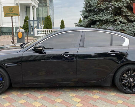 Черный Ягуар XE, объемом двигателя 2 л и пробегом 113 тыс. км за 11999 $, фото 12 на Automoto.ua