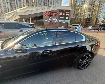 Черный Ягуар XE, объемом двигателя 2 л и пробегом 133 тыс. км за 18400 $, фото 3 на Automoto.ua