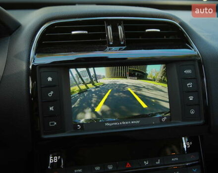 Черный Ягуар XE, объемом двигателя 2 л и пробегом 128 тыс. км за 16500 $, фото 15 на Automoto.ua