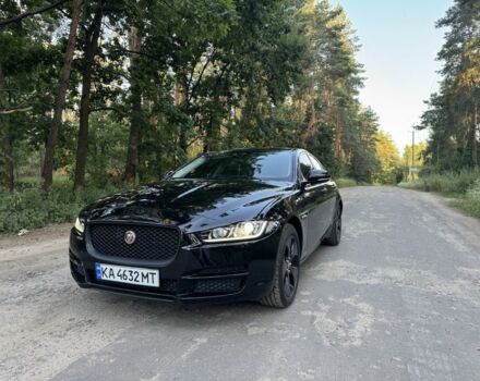 Черный Ягуар XE, объемом двигателя 2 л и пробегом 120 тыс. км за 12000 $, фото 1 на Automoto.ua