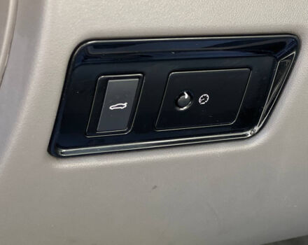 Черный Ягуар XE, объемом двигателя 2 л и пробегом 191 тыс. км за 17700 $, фото 14 на Automoto.ua