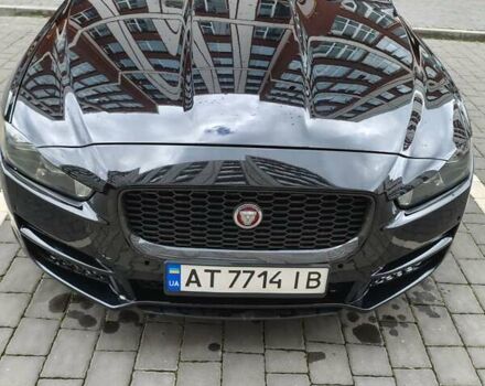 Черный Ягуар XE, объемом двигателя 2 л и пробегом 251 тыс. км за 9800 $, фото 5 на Automoto.ua