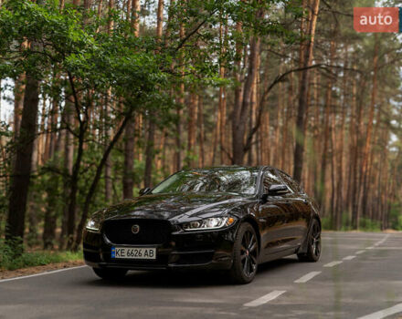 Чорний Ягуар XE, об'ємом двигуна 3 л та пробігом 81 тис. км за 23000 $, фото 2 на Automoto.ua