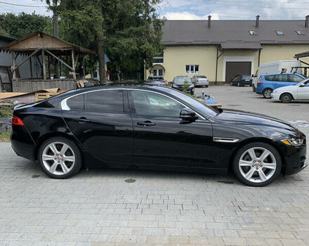 Чорний Ягуар XE, об'ємом двигуна 2 л та пробігом 57 тис. км за 18400 $, фото 2 на Automoto.ua