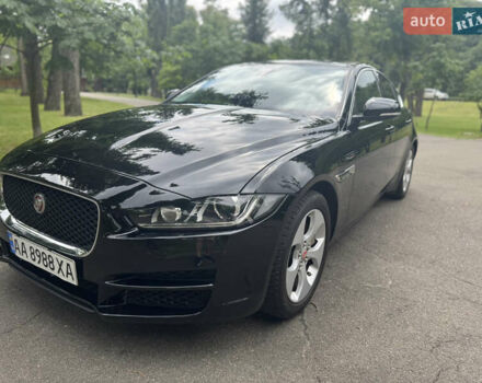 Черный Ягуар XE, объемом двигателя 2 л и пробегом 124 тыс. км за 13900 $, фото 5 на Automoto.ua