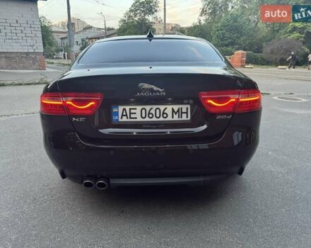 Черный Ягуар XE, объемом двигателя 2 л и пробегом 90 тыс. км за 18100 $, фото 5 на Automoto.ua