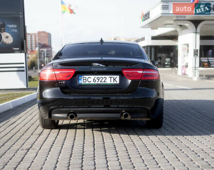 Черный Ягуар XE, объемом двигателя 2 л и пробегом 164 тыс. км за 16900 $, фото 2 на Automoto.ua