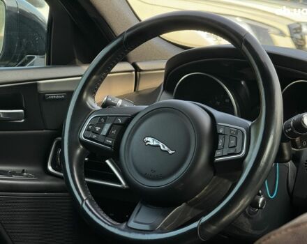 Черный Ягуар XE, объемом двигателя 3 л и пробегом 73 тыс. км за 17990 $, фото 57 на Automoto.ua