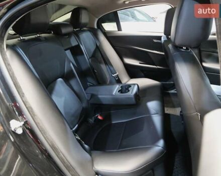 Чорний Ягуар XE, об'ємом двигуна 2 л та пробігом 104 тис. км за 15500 $, фото 10 на Automoto.ua
