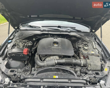 Черный Ягуар XE, объемом двигателя 2 л и пробегом 124 тыс. км за 13900 $, фото 14 на Automoto.ua