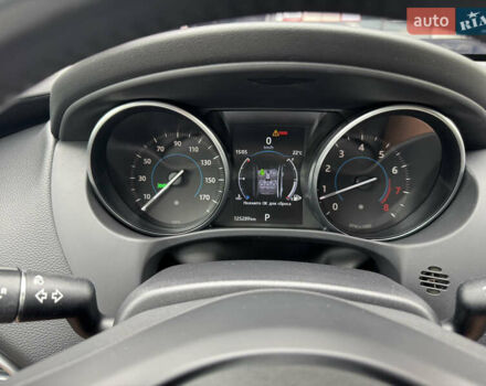 Черный Ягуар XE, объемом двигателя 2 л и пробегом 124 тыс. км за 13900 $, фото 15 на Automoto.ua